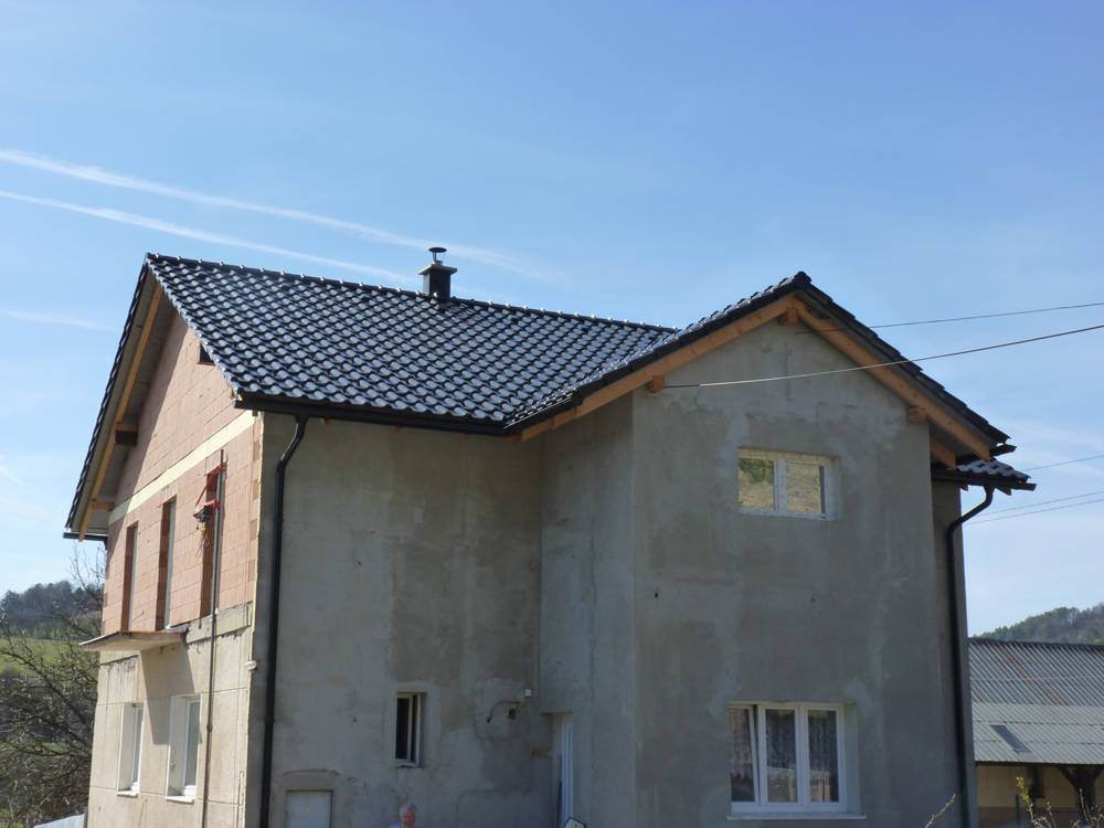 Keramická strešná krytina Röben monza plus tobago glazúra - realizácia strechy