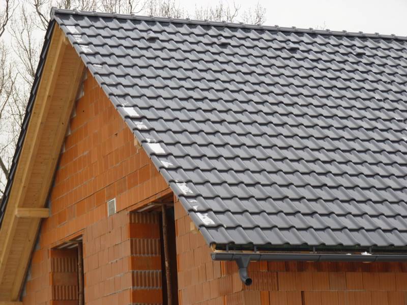 Realizácia strechy so strešnou krytinou Röben Piemont Titan